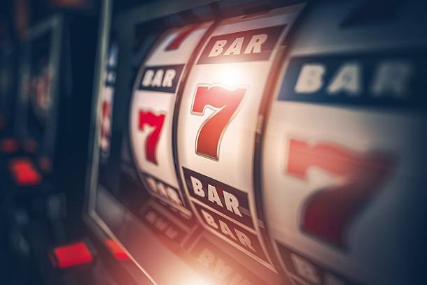 Bandar Poker dealer table with player cards and betting chips